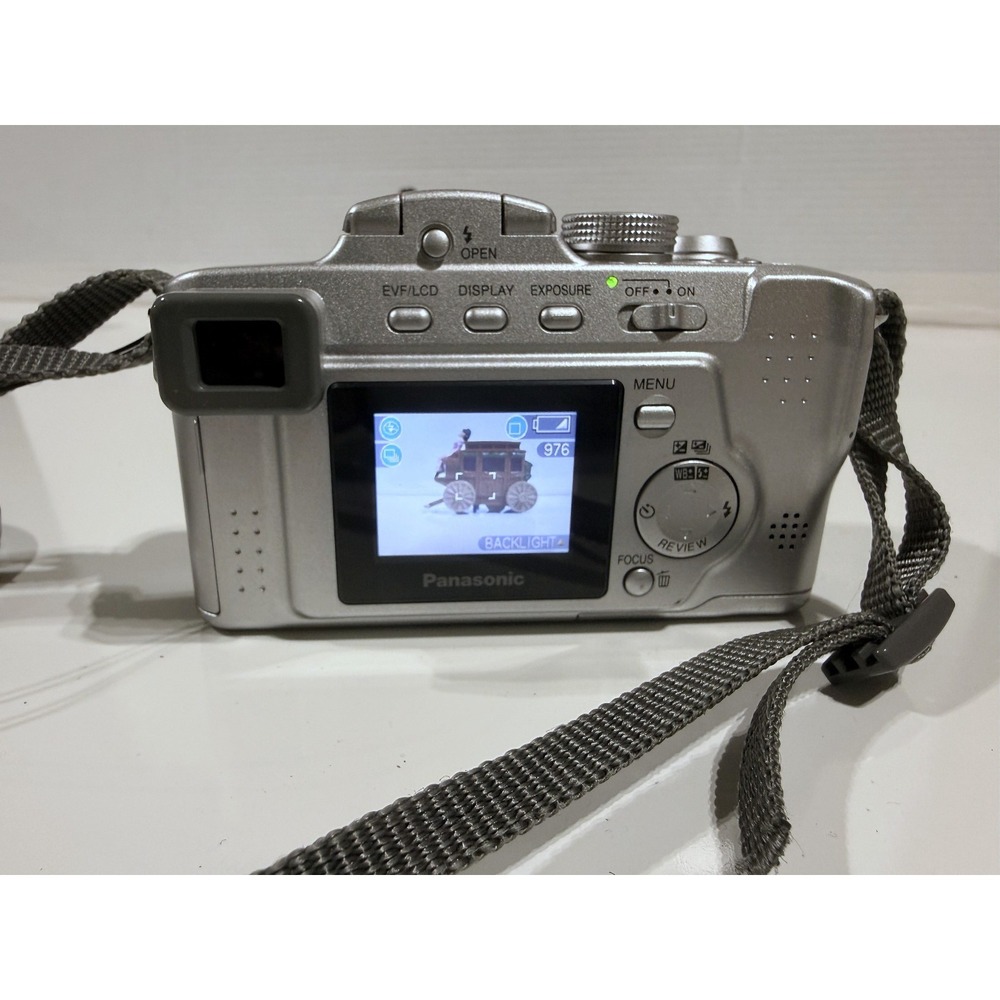PANASONIC Lumix DMC-FZ4 Digital Camera w/ Battery, Charger, 512mb SD Card -WORKS